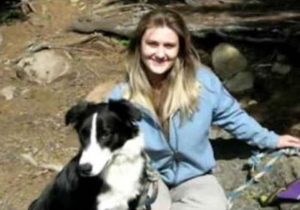Família reencontrou sua cadela de estimação três anos depois que ela desapareceu.