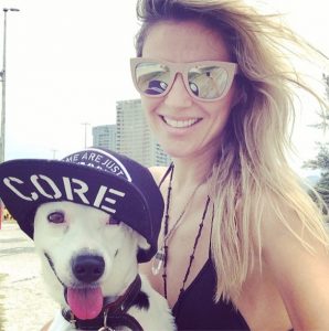 Ellen Jabour e o cachorro Pluft. (Foto: Reprodução / Instagram)