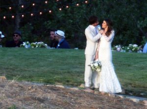 Ian Somerhalder e Nikki Reed se casaram. (Foto: Reprodução / E! Online)
