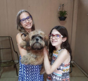 A família é bastante grata a todos que se mobilizaram nas redes sociais para ajudar a encontrar o cão. (Foto: Reprodução / Campo Grande News / Direto das Ruas)