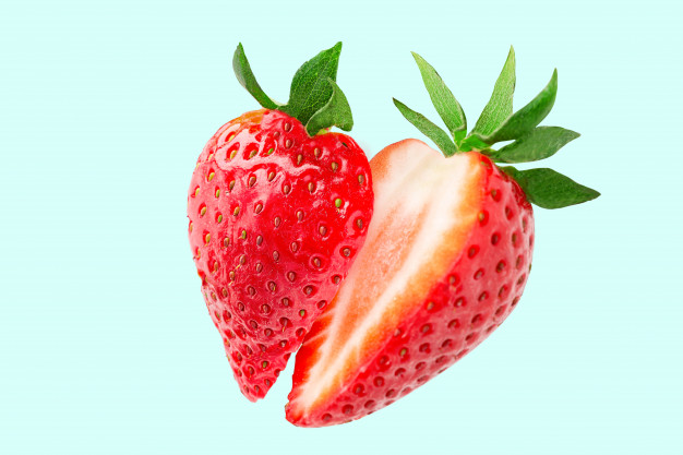 Cachorro pode comer morango? Benefícios e riscos 4 strawberry strawberry slices flying air fresh strawberry 121234 58