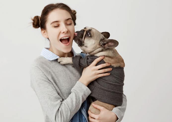 O que fazer para o cachorro parar de lamber? Entenda! 2 O que fazer para o cachorro parar de lamber