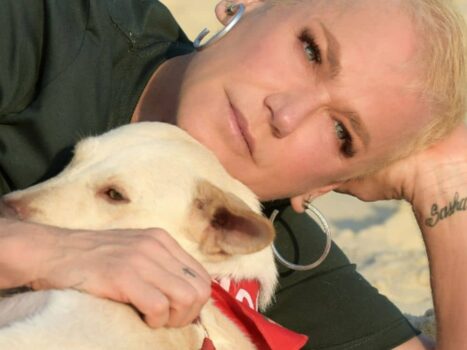 Xuxa estreia programa sobre adoção pet