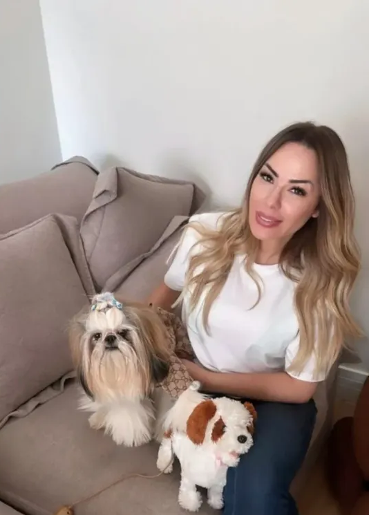 Influenciadora adota "dog reborn" após ataque traumático de cachorro real 1 Dog reborn