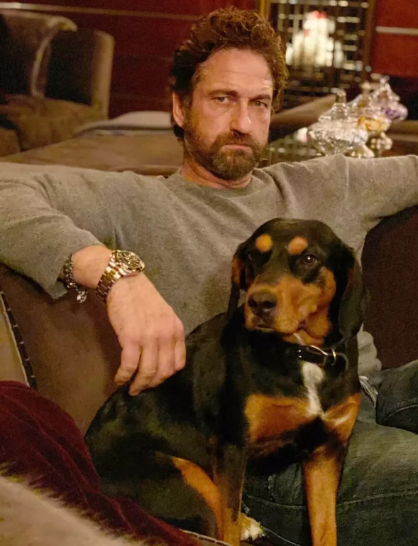 gerard butler dog 061225 3 259b8f79327c4cb7aa8890a44ef0b4cf