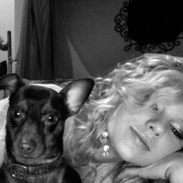 Taylor Swift and Bug 1024x1024 1